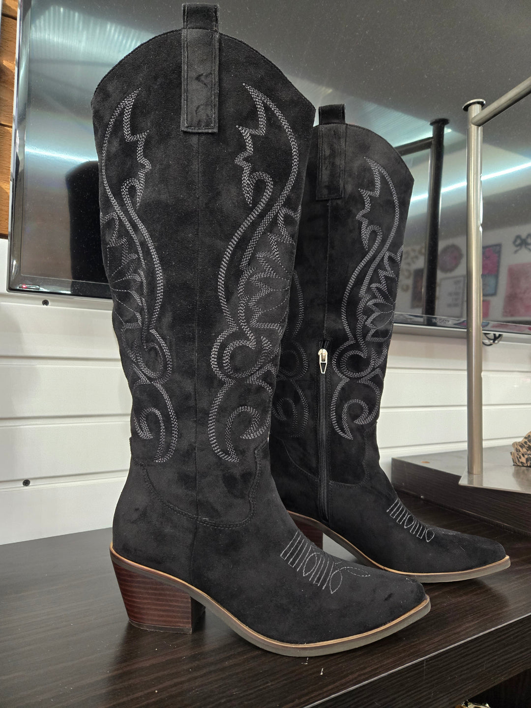 Black boot