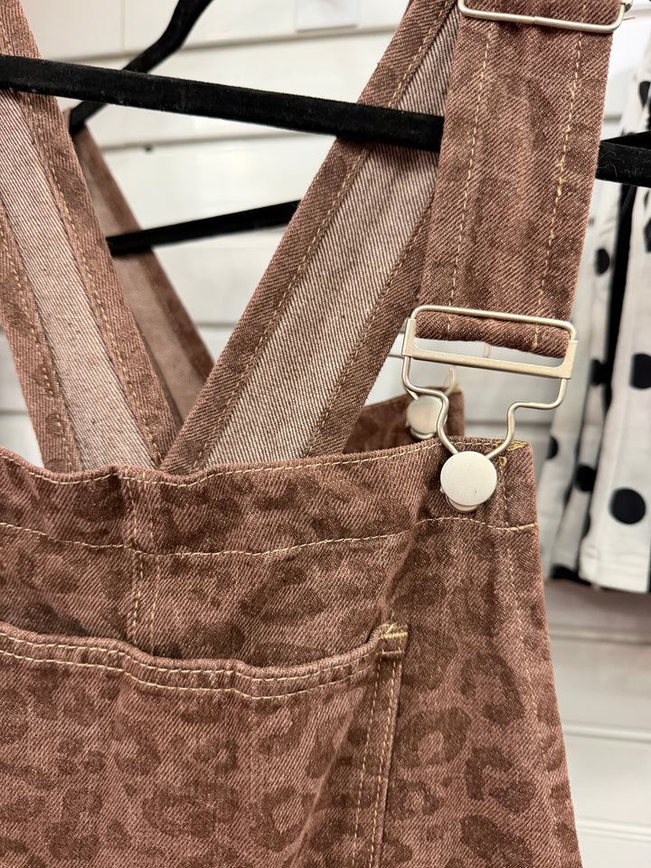 leo overalls