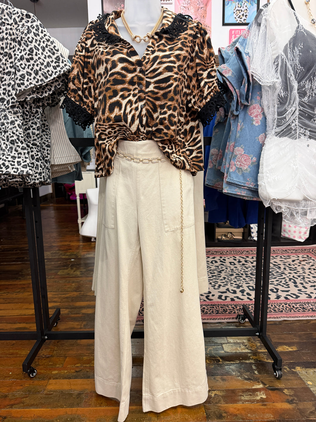 Bone colored, wide leg, elastic back pants