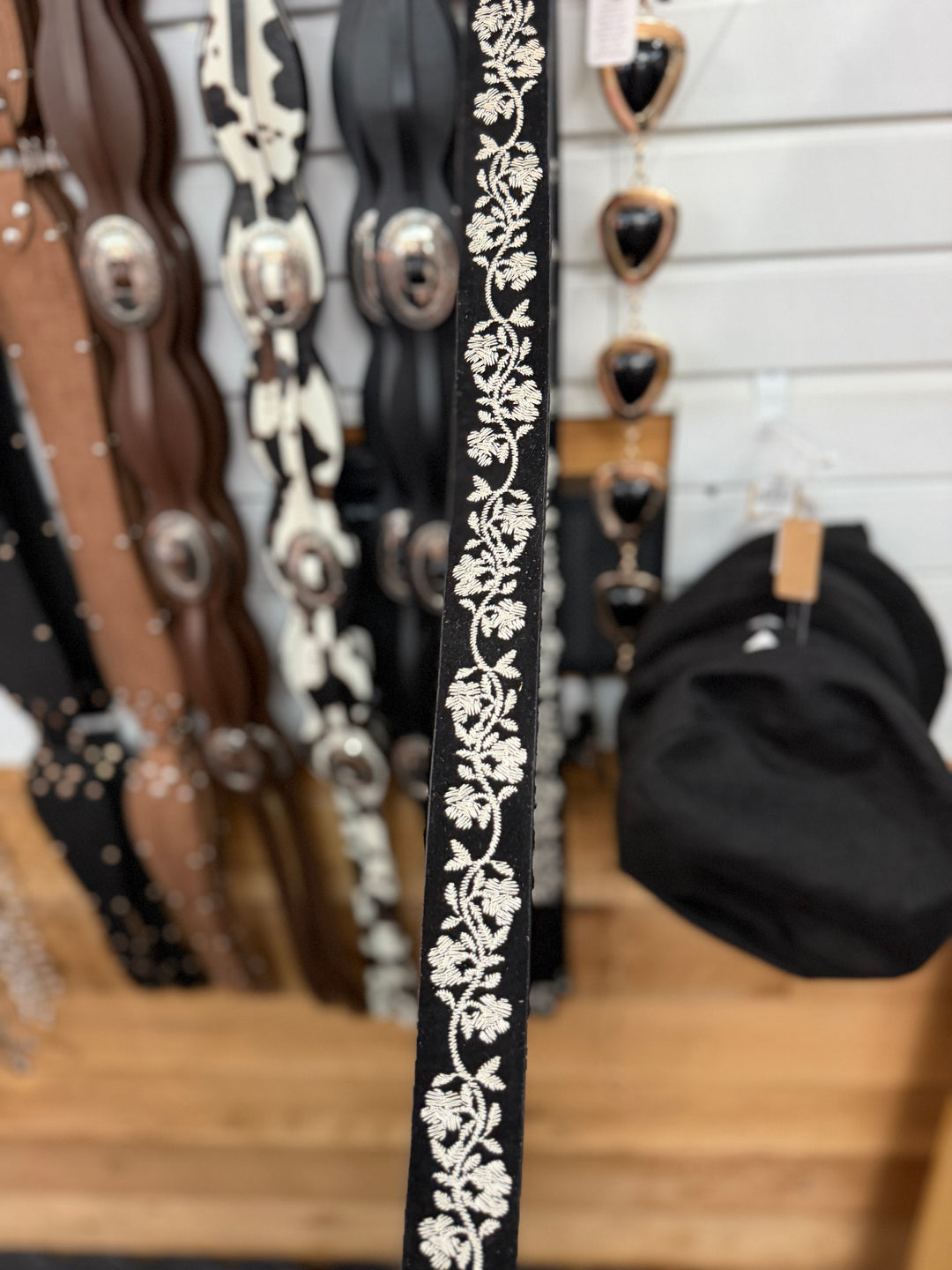 Embroidered floral belt