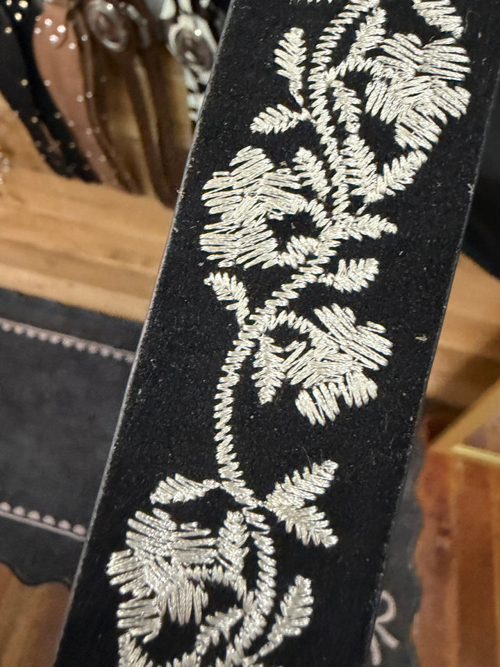 Embroidered floral belt