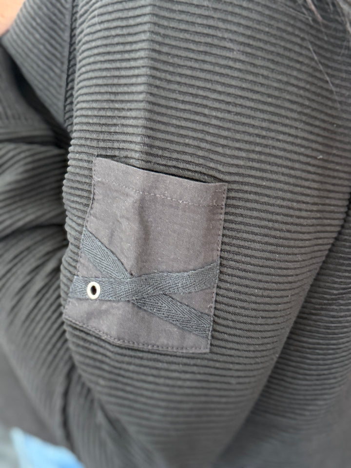 Snapneck sweatshirt