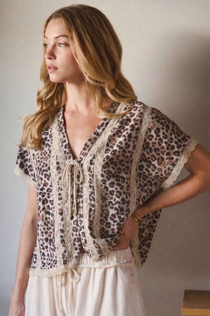 FLOWY LEOPARD LACE PANELED BUTTON FRONT BOHO TOP
