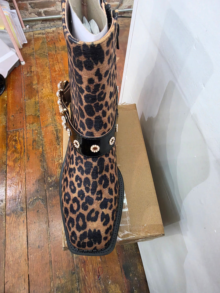 Betsy Boots