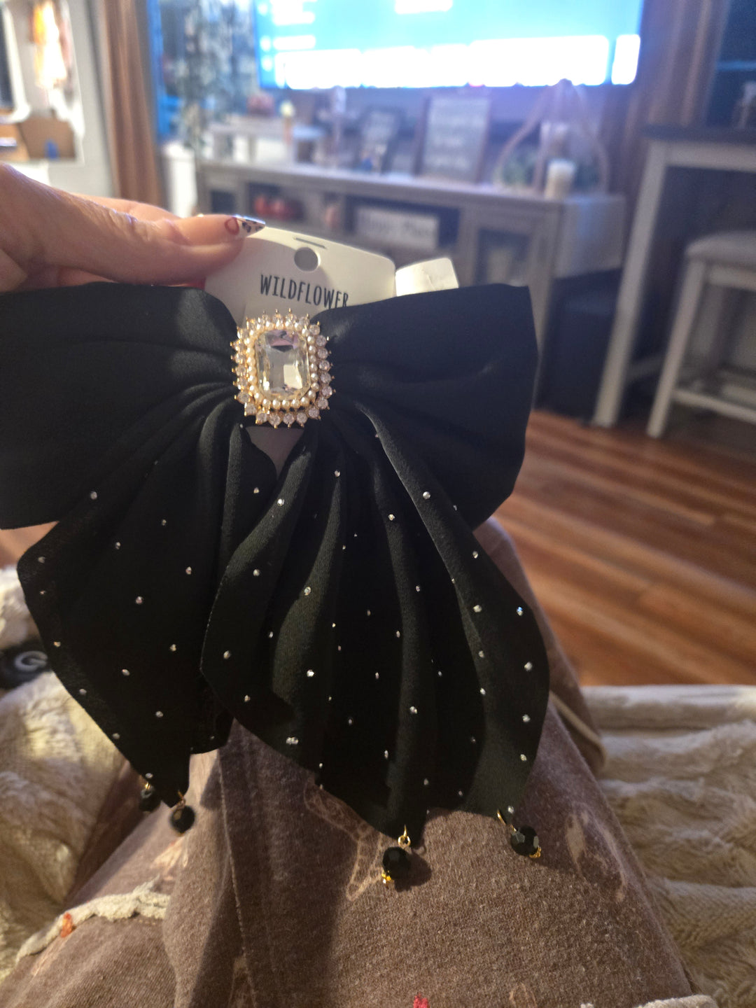 Black bow barret