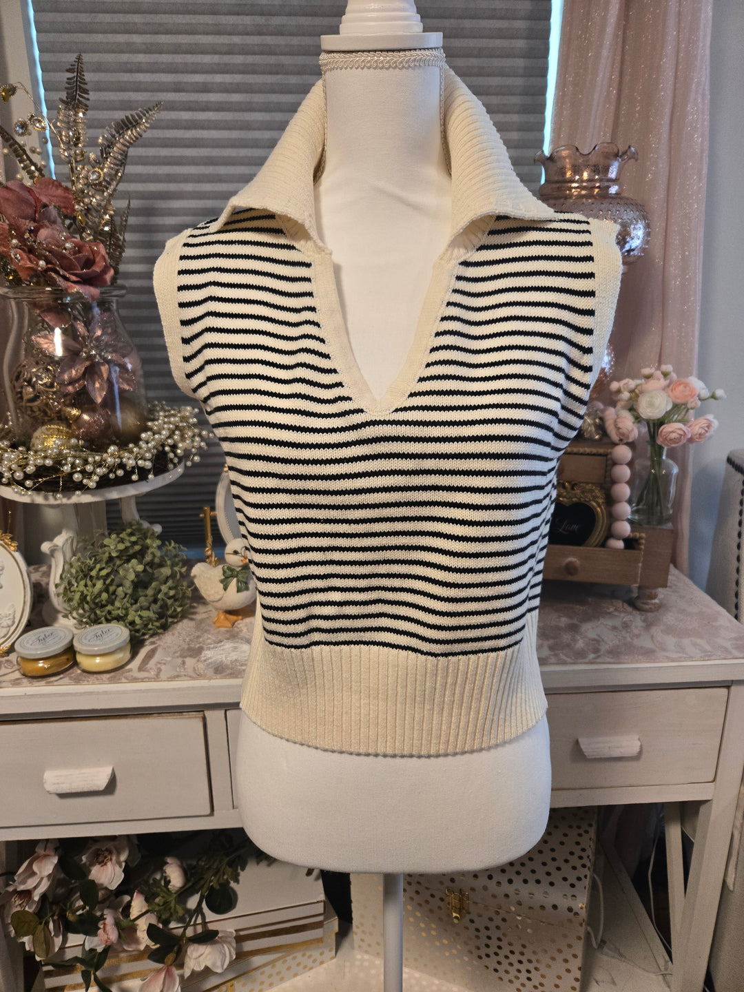 V neck striped collar knitted top