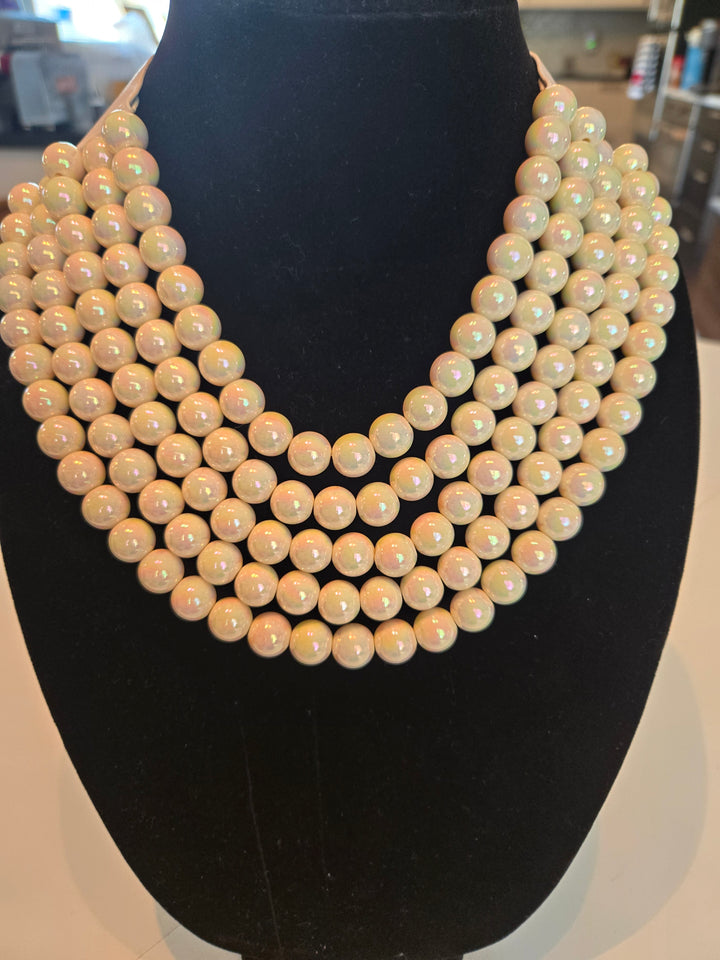 Magnetic necklace