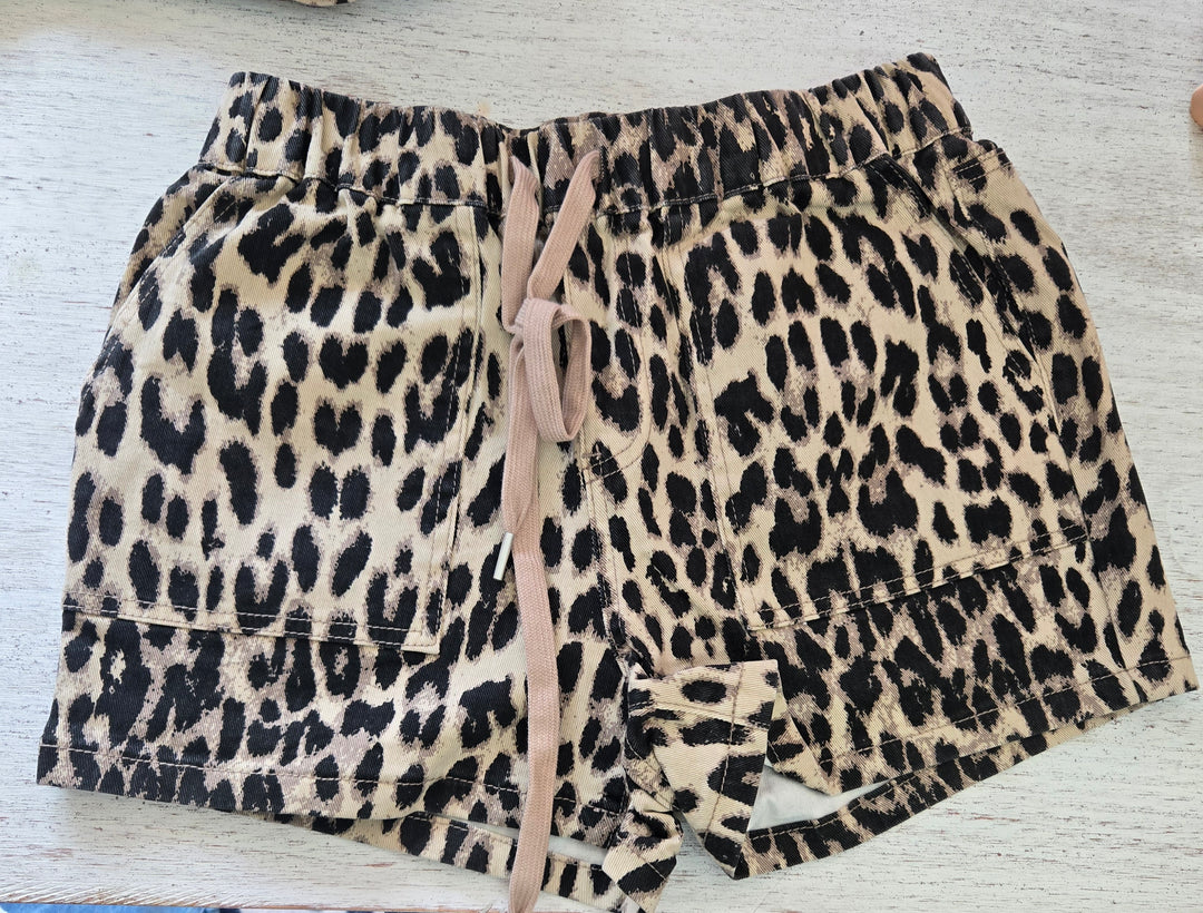 Leopard drawstring shorts